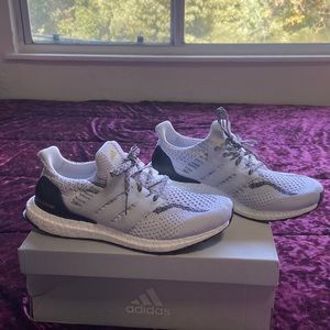 Adidas Ultra boost 5.0 women’s running shoes size 9